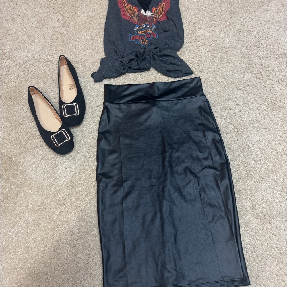Black Knee-Length Pencil Skirt for Night Out